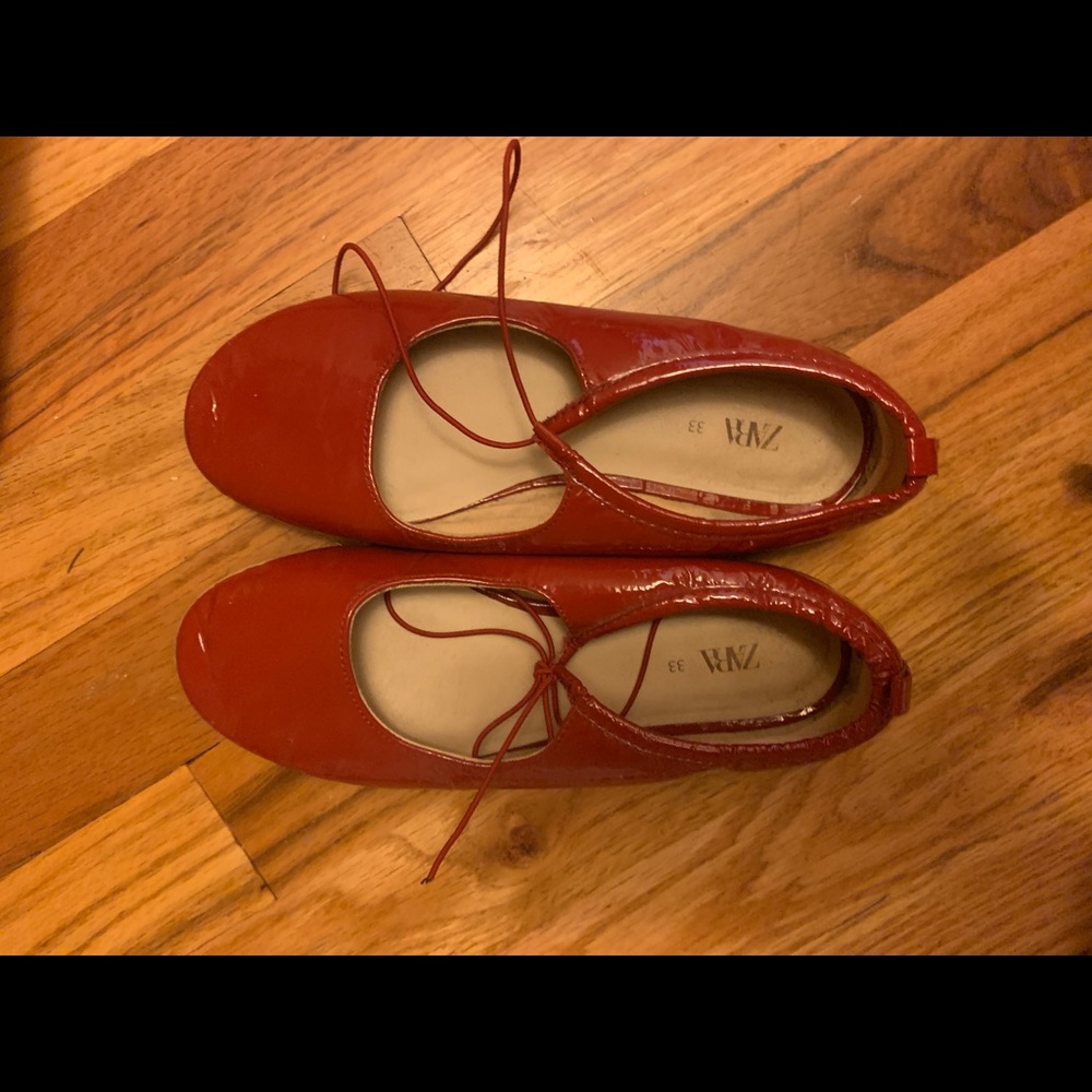 Girls patent red shoes